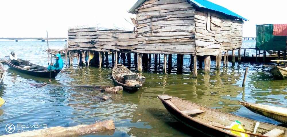 A settlement at the harbor