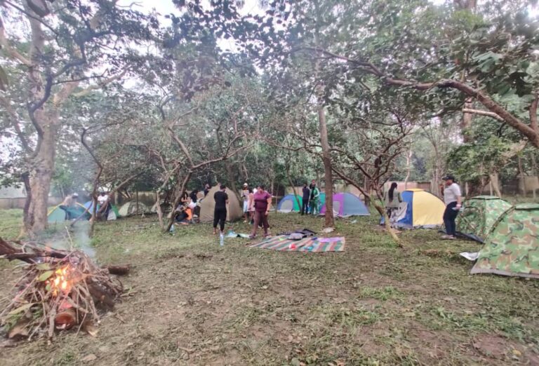 Families camping at the National Park